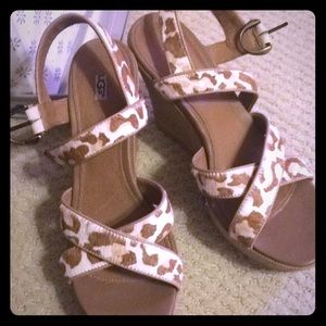 Adorable ugg sandals
